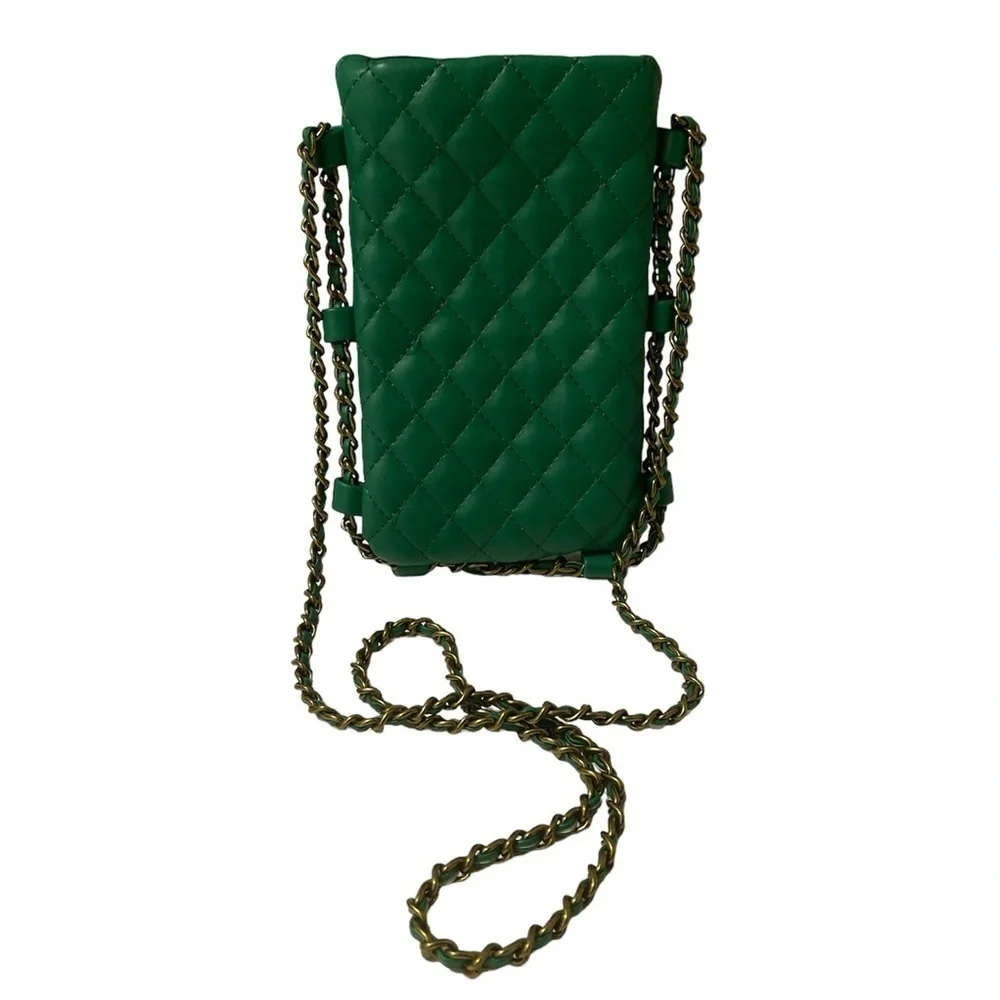 Montana West quilt Crossbody cellphone bag high-quality ,durable, anti-scratch.